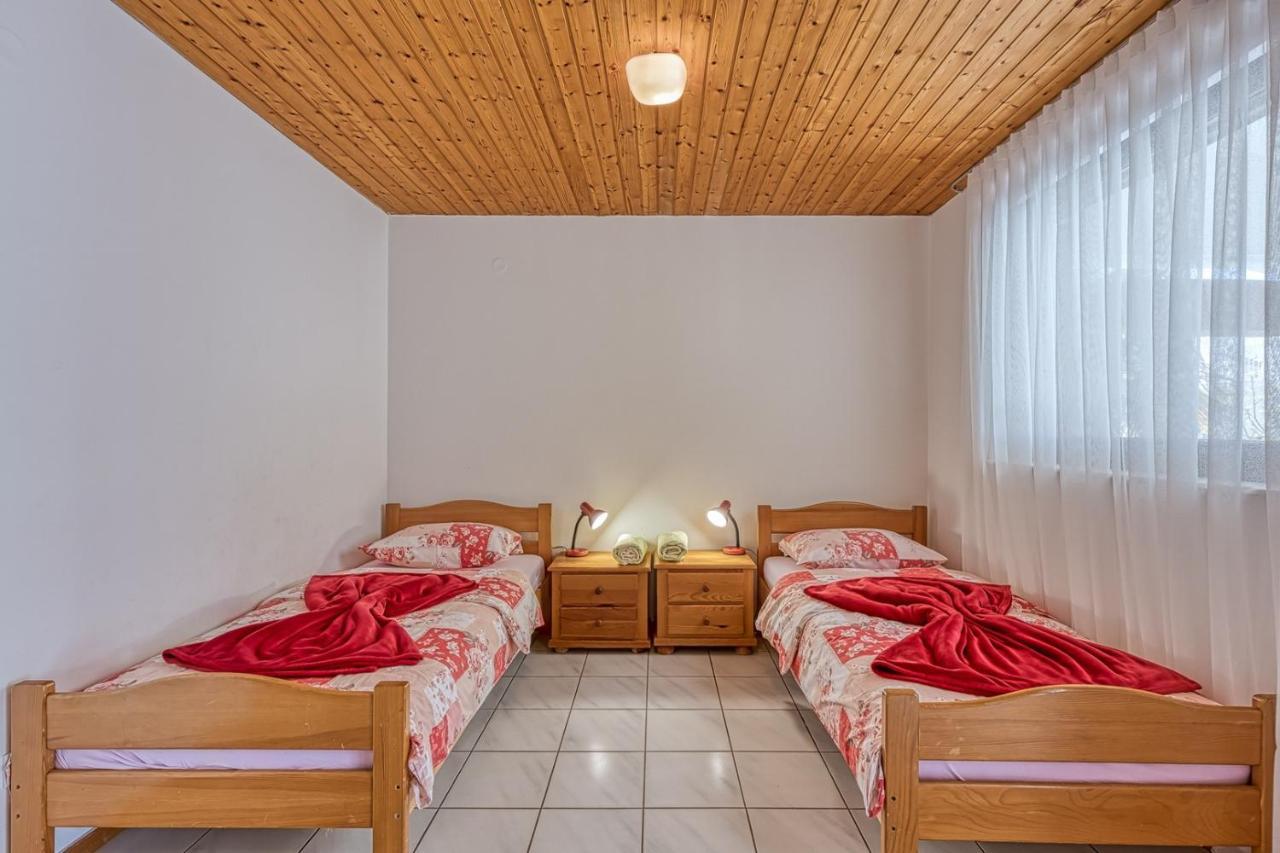 Apartments Kiki Spada Пореч Екстер'єр фото