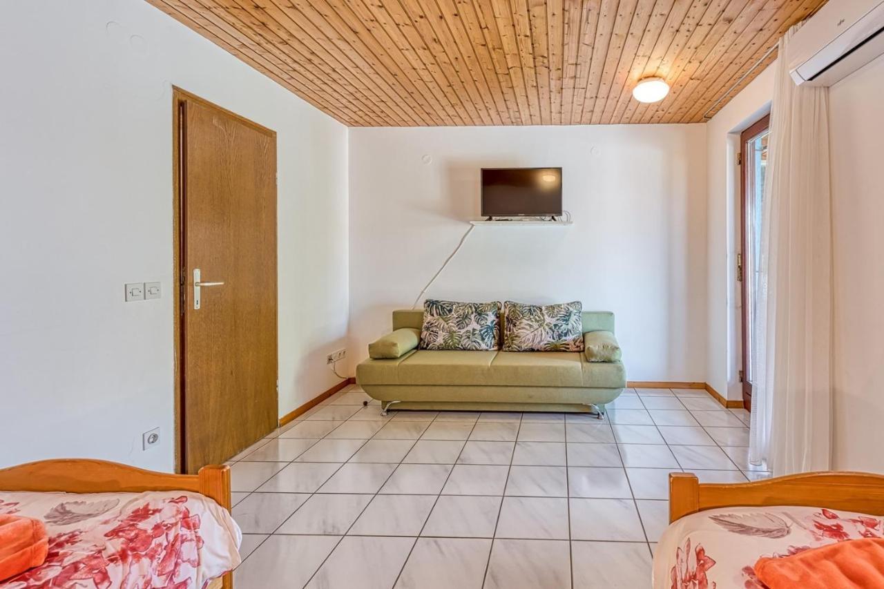 Apartments Kiki Spada Пореч Екстер'єр фото